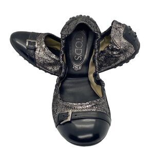 Tods Dee Flats 37.5 Black Leather Round Toe Buckle Ballet Style Silver Metallic